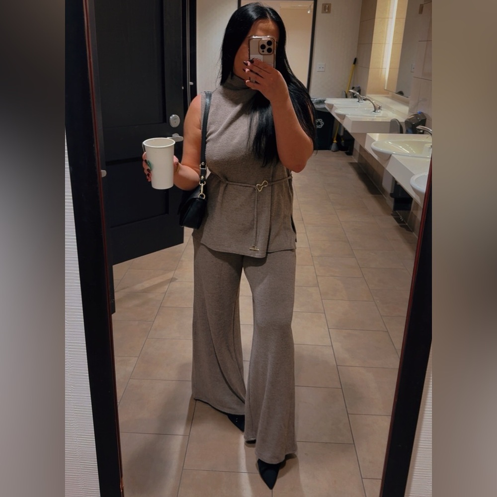 Elegant Brown Sleeveless lounge set